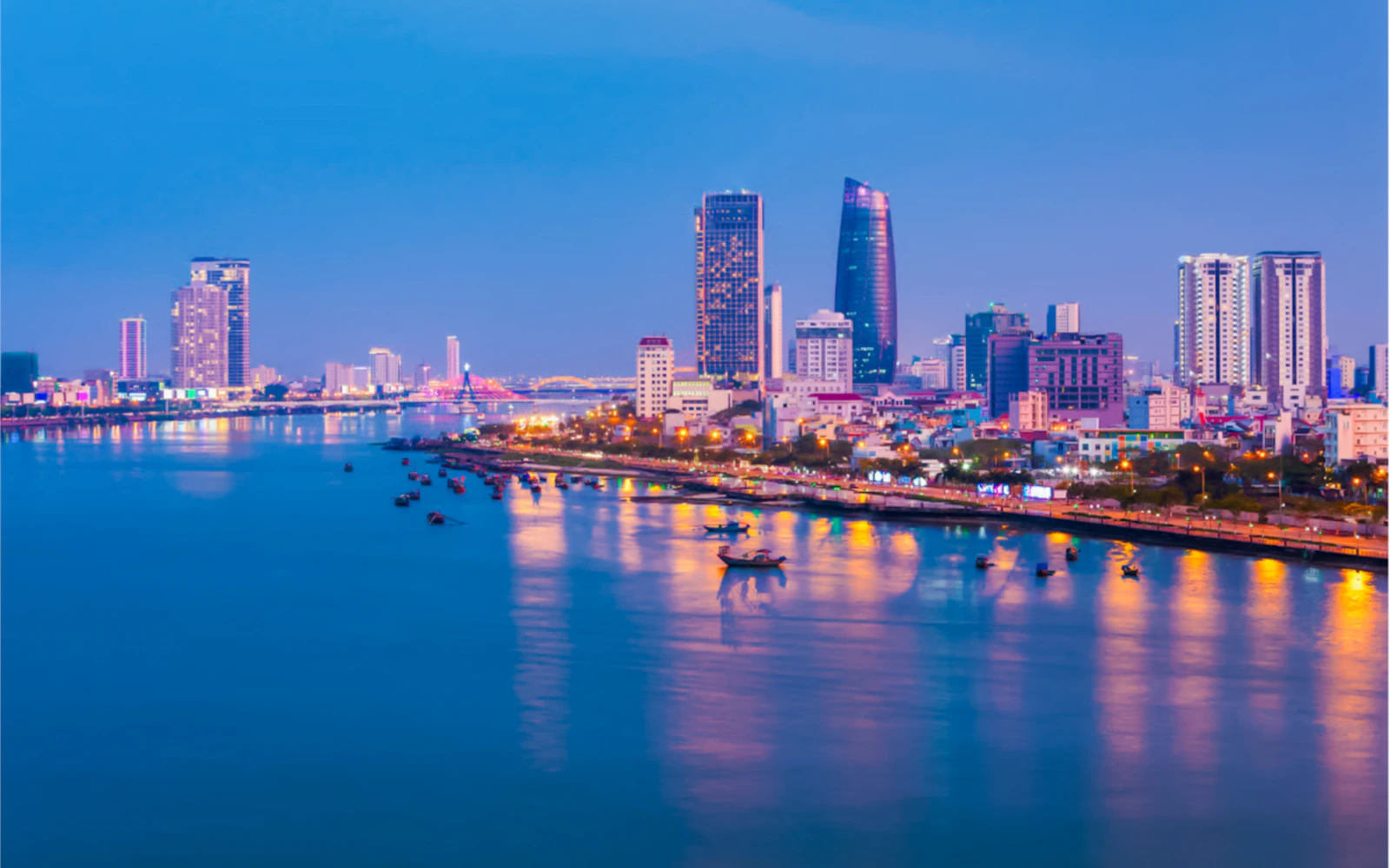 Da Nang Night Walking Tour with Local Dessert (Product 56092)