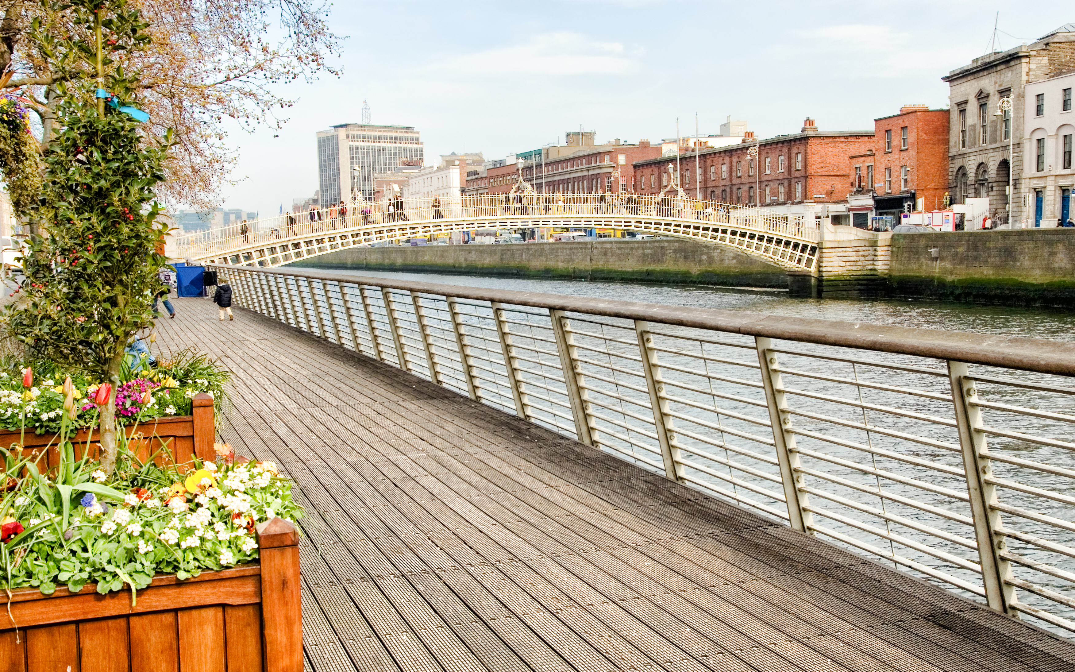 Liffey promenade	