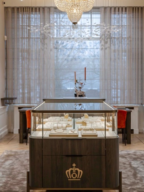Royal Coster Diamond Experience showroom in Amsterdam displaying diamond jewelry.