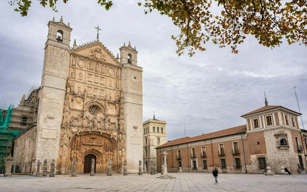 From Cervantes to Shakespeare in Valladolid: Self-Guided City Exploration Game