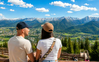 Couple enjoying mountain view from Gubałówka, Zakopane during Krakow day tour.