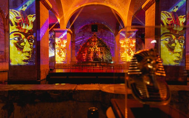 Projections of Egyptian pharaohs in Misterioso Egito exhibit, Lisbon.