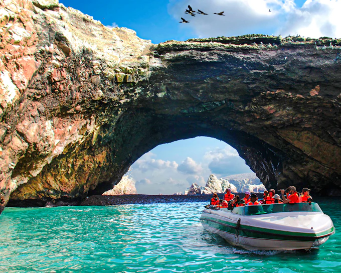 From Lima: Ballestas Islands Boat & Huacachina Oasis Tour with Dune Buggy and Sandboarding