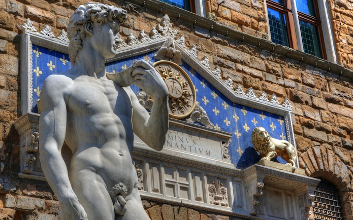 Statue of David replica outside Palazzo Vecchio, Florence city center.