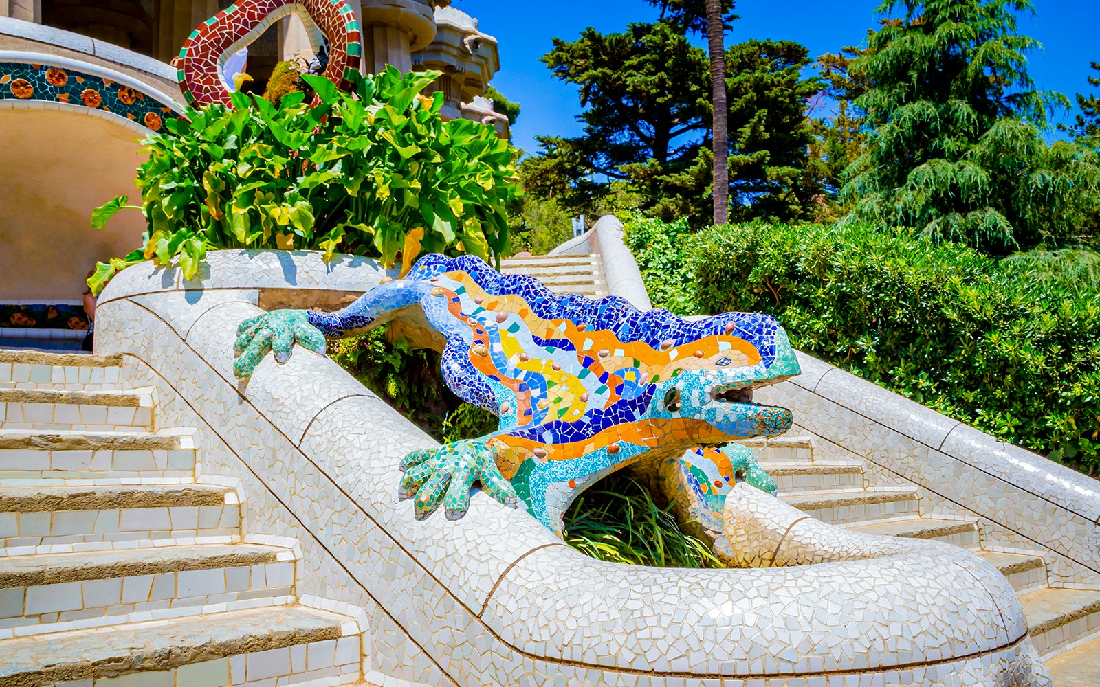 Mosaic lizard sculpture by Gaudi at Park Güell in Barcelona