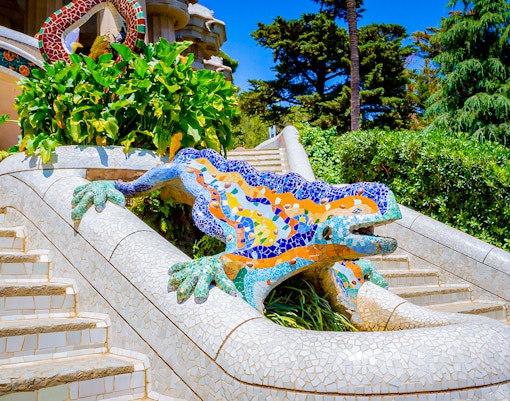Mosaic lizard sculpture by Gaudi at Park Güell in Barcelona