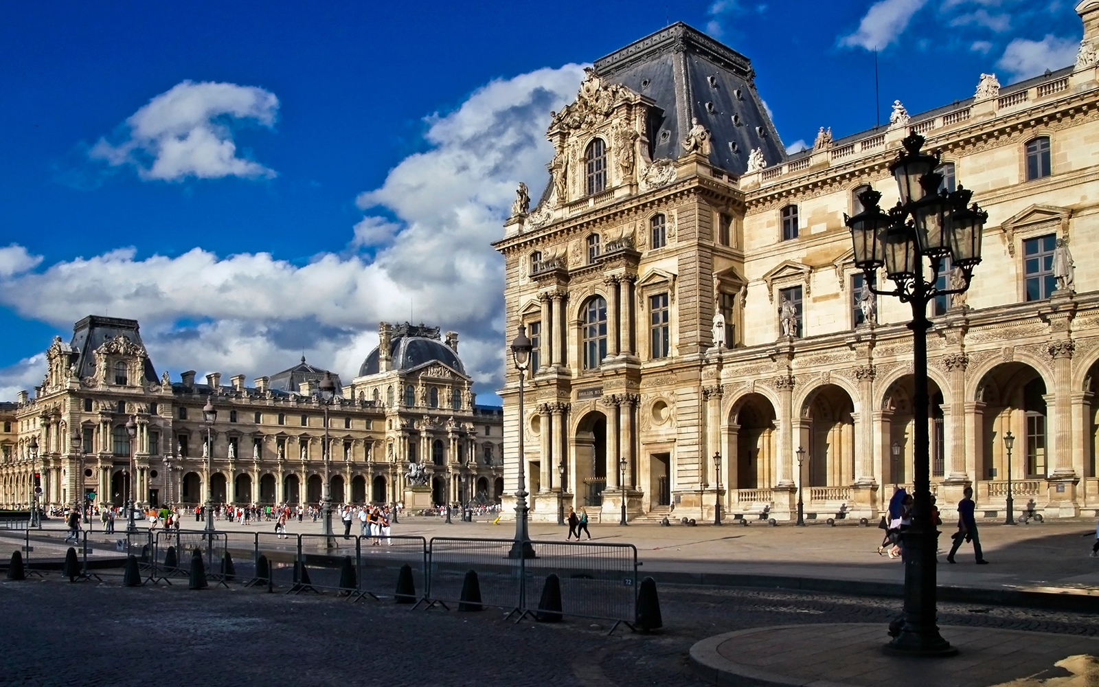 Louvre Tickets, History