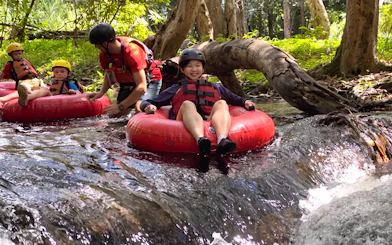 River Tubing Cairns: Tour di mezza giornata