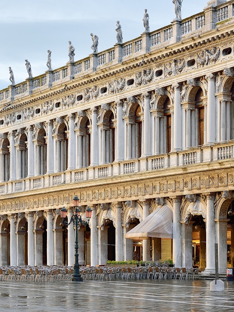 Doge's Palace exterior with columns and statues, Venice, part of 11 museum pass.