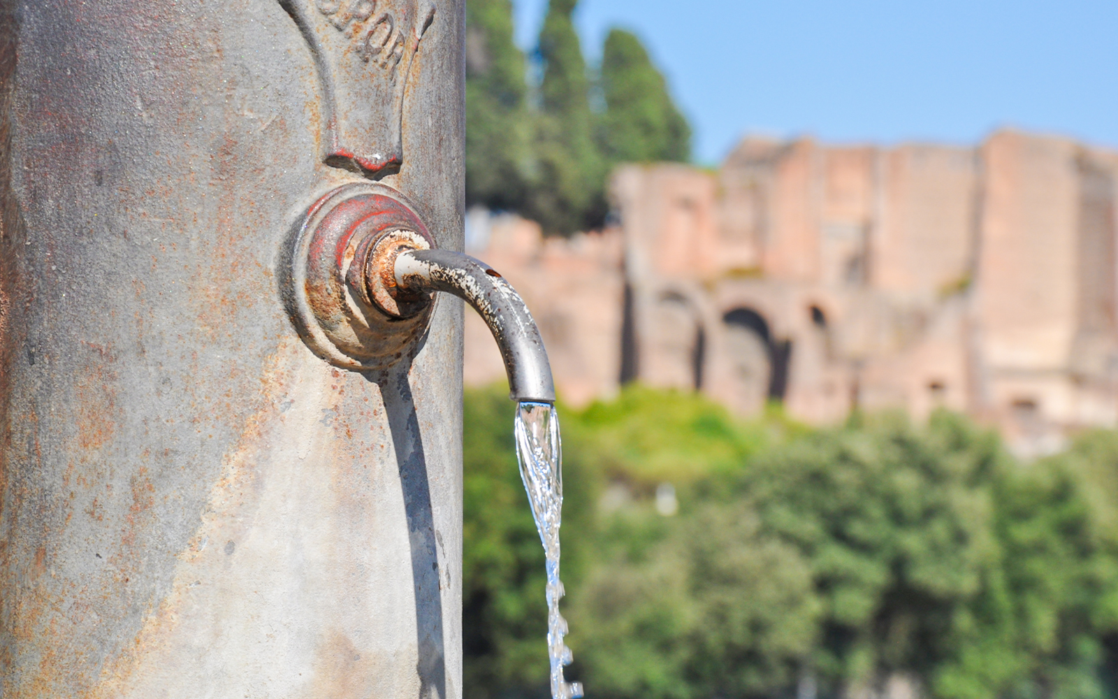 Drinking fountain in Roman forum