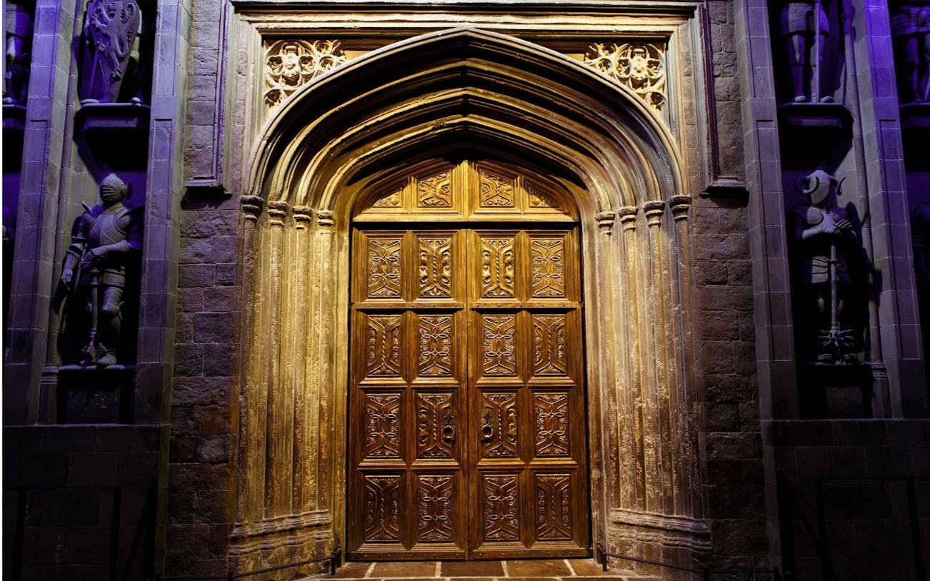 harry potter warner bros. studio tour london entry with roundtrip coach transfers from paddington station-3