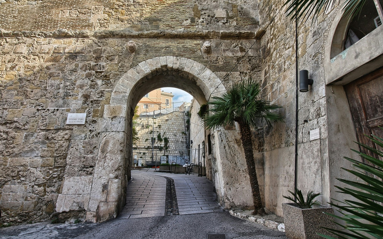 Porta dei Leoni