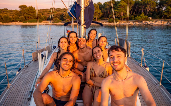 From Pula: Brijuni Islands & Dolphin Sailing Small-Group Sunset Cruise with Drinks
