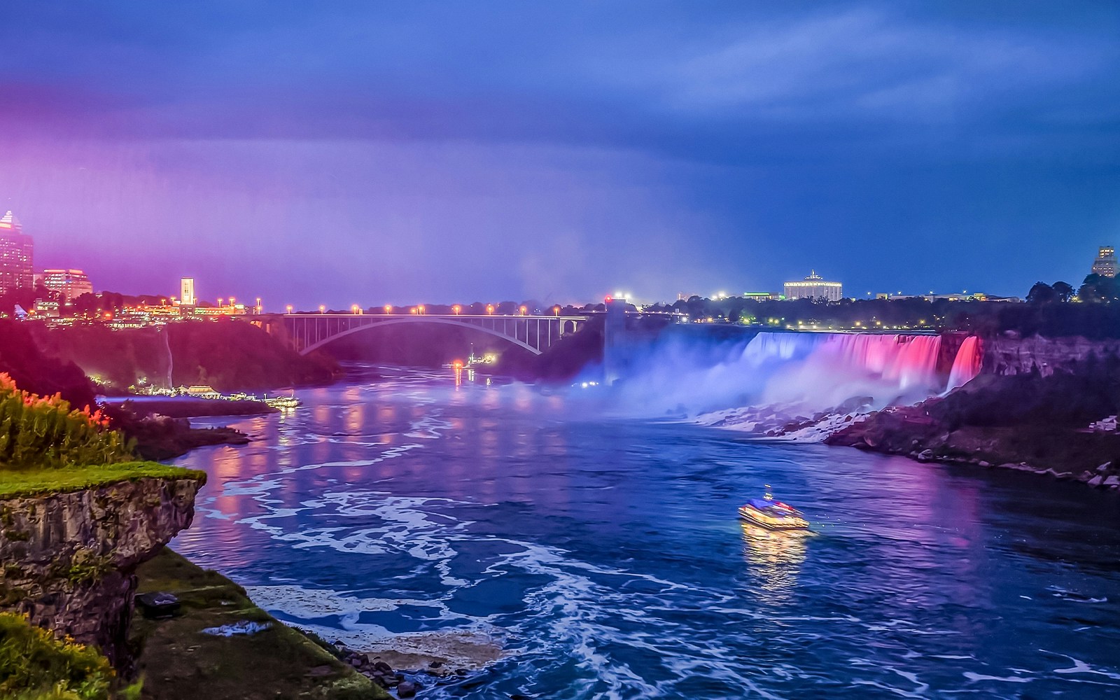 Niagara Falls Night Tours