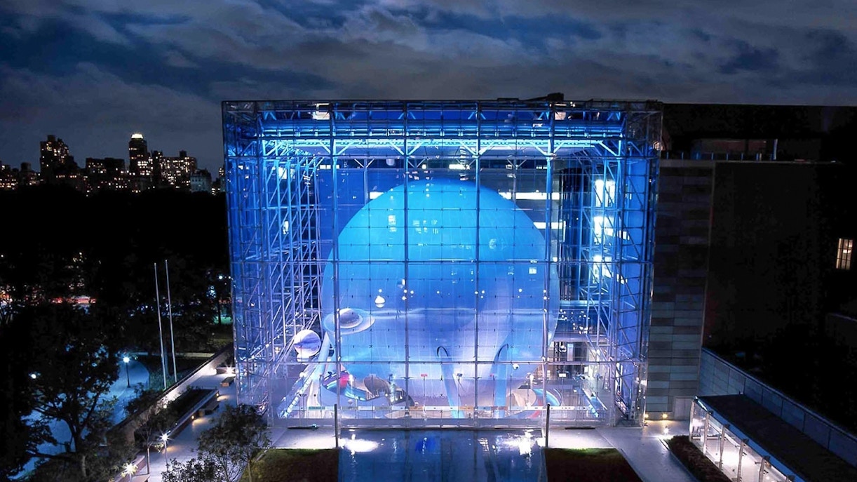 Dinosaur skeleton display at American Museum of Natural History, New York City.