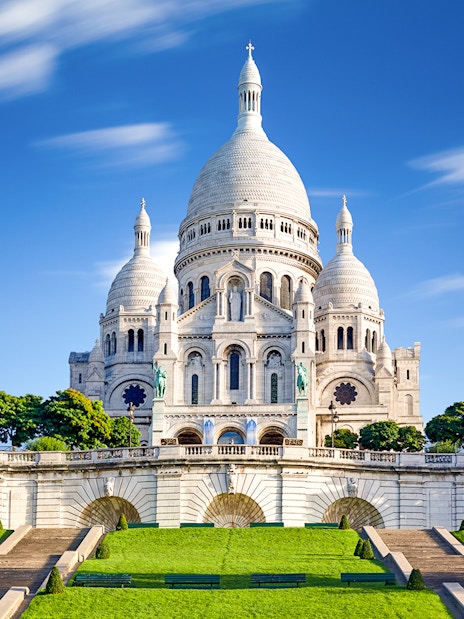 Montmartre's Sacré Coeur Basilica with gardens, Paris guided tour.