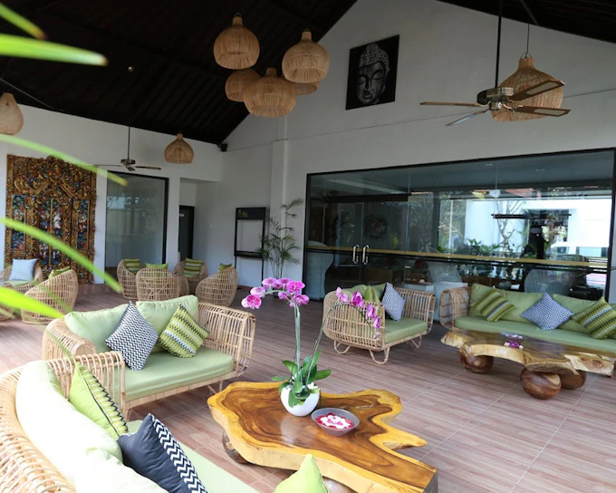 Royal Spa 2 Hours Warm Stone Massage at Nusa dua