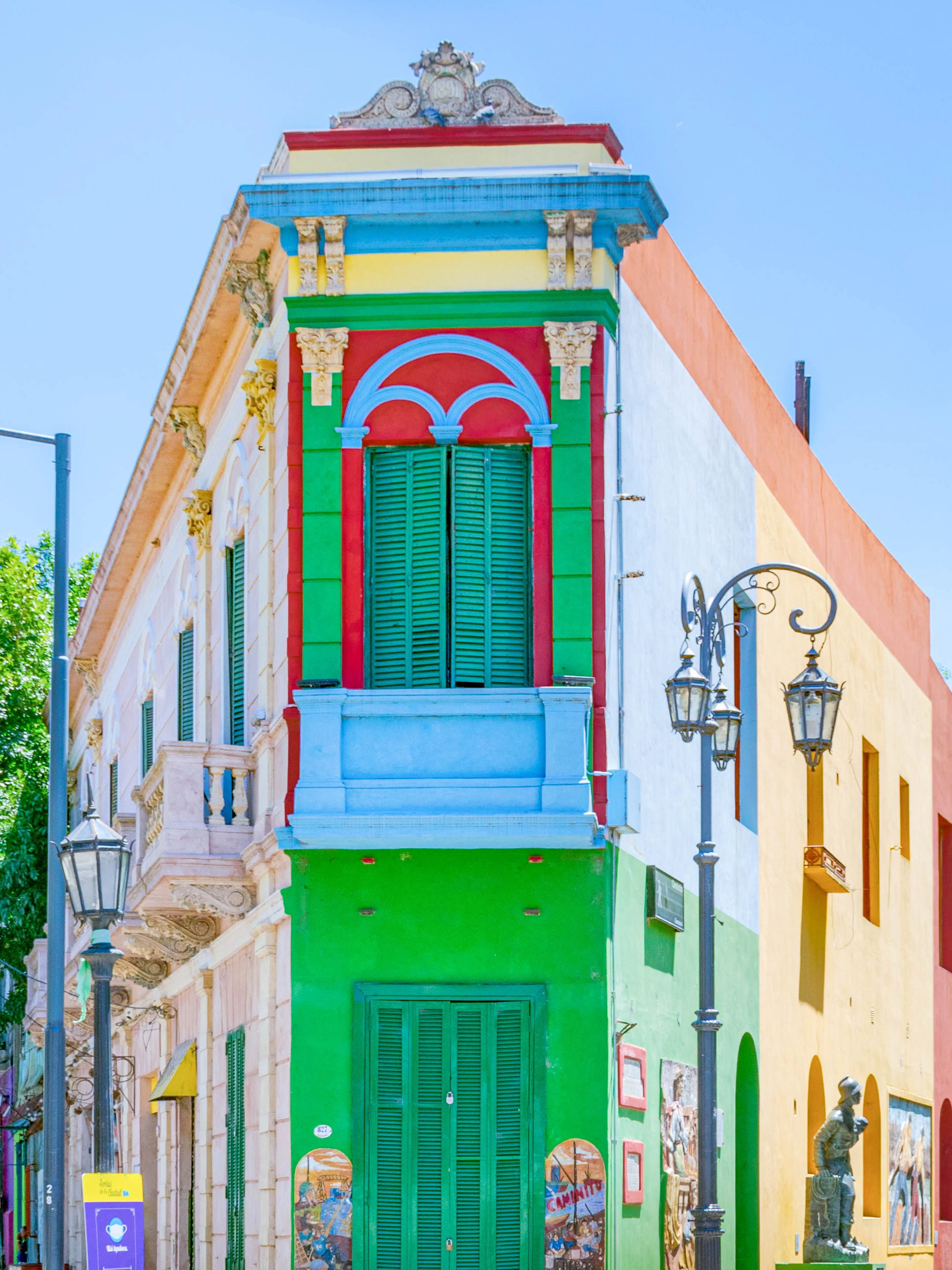 Colourful buildings and street art in La Boca, Buenos Aires walking tour.