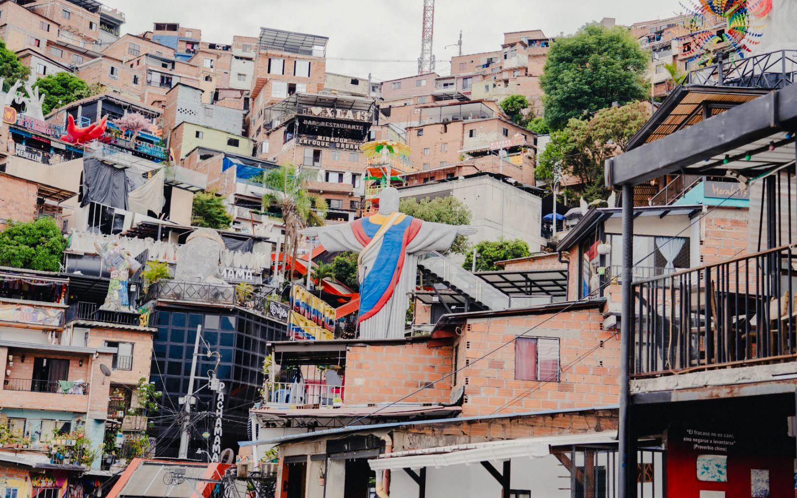 Medellin Comuna 13 Graffiti Walking Tour with Snack Tasting (Product 54299)
