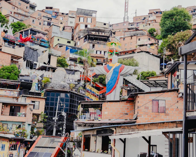 Medellin Comuna 13 Graffiti Walking Tour with Snack Tasting (Product 54299)