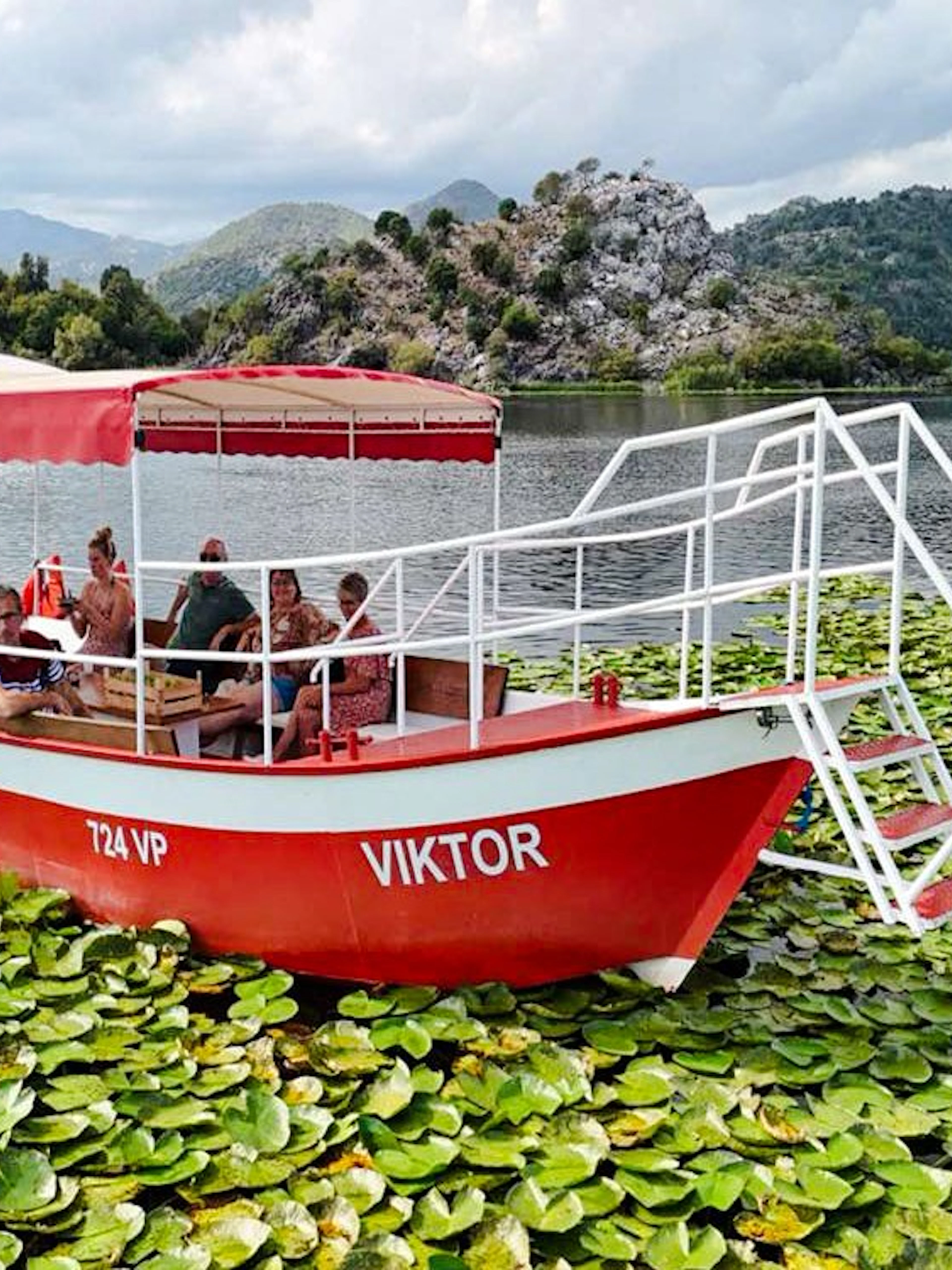 z virpazaru: wycieczka statkiem z przewodnikiem po jeziorze skadar i klasztor kom wraz z napojami-1