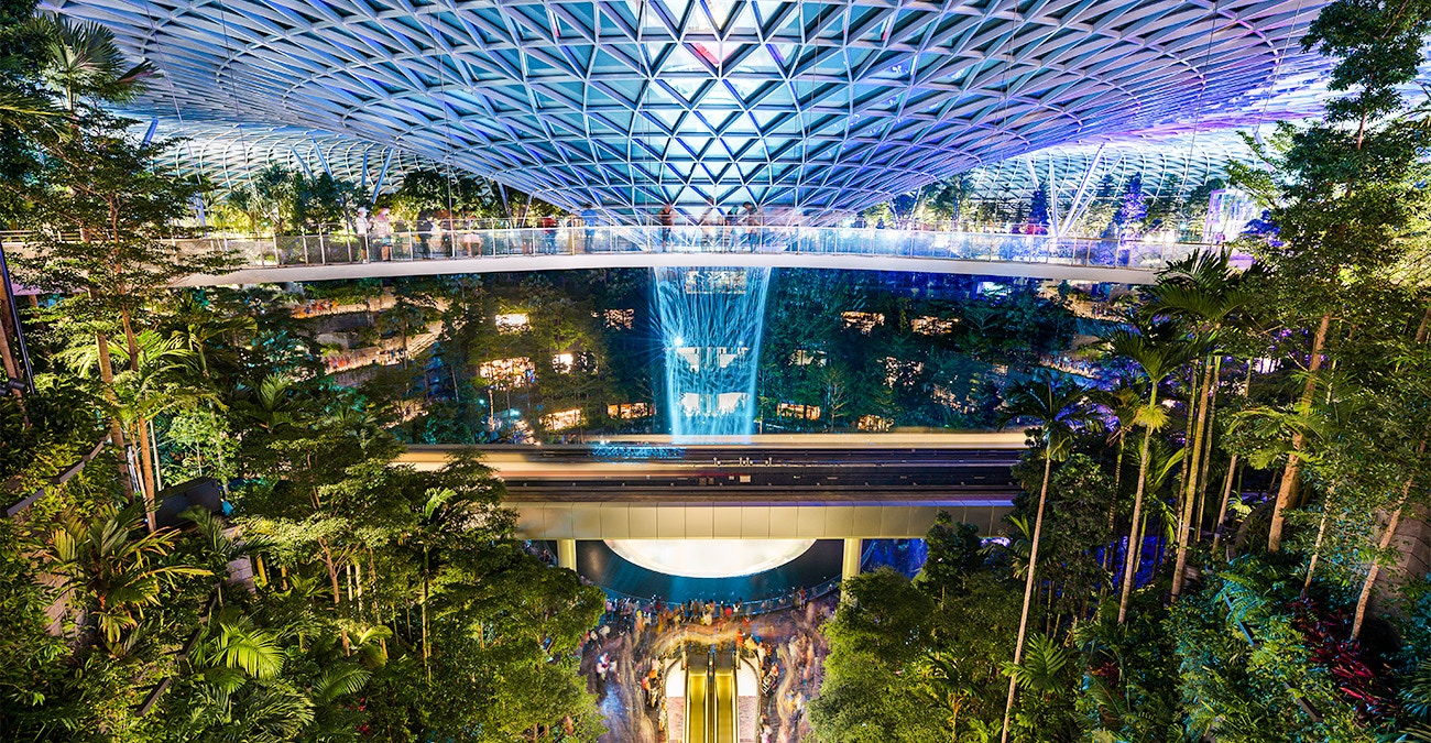 Jewel Changi Rain Vortex HSBC
