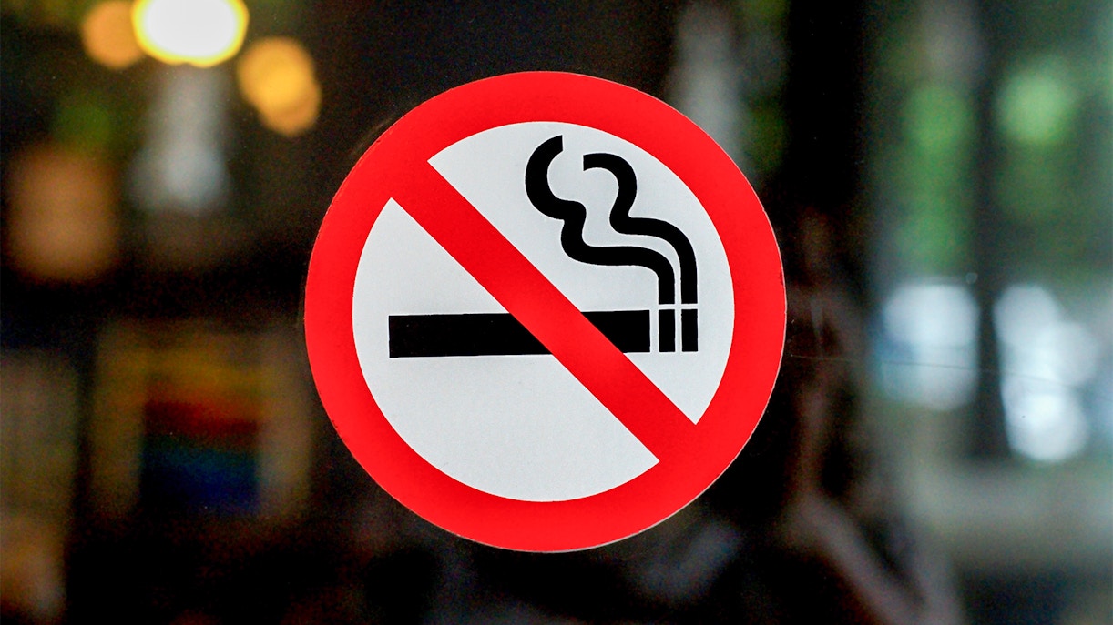 No smoking sign at Poema del Mar.