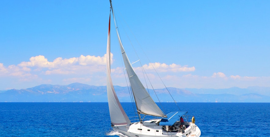 Tururi cu barca Santorini