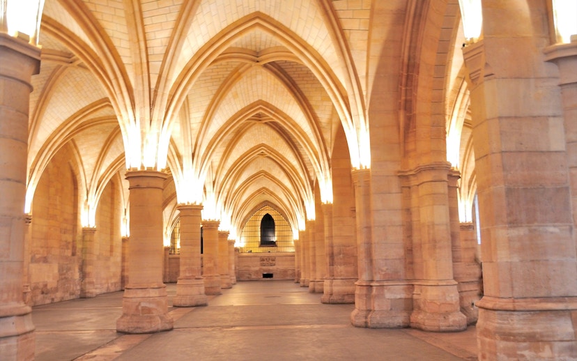Hall of Guards' vaulted arches in the Conciergerie, Paris.