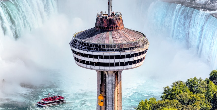 Pont d'observation de la tour Skylon aux chutes du Niagara
