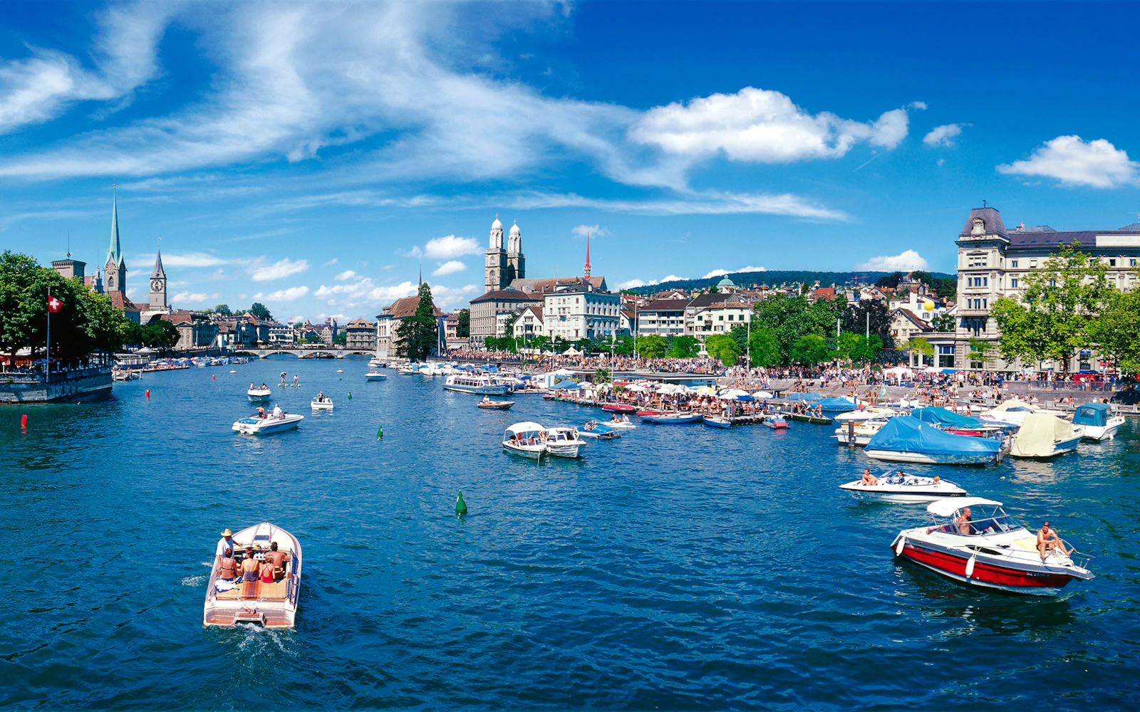 Zurich Guided City Tour with Old Town Walk and 1-Hour Lake Zurich Cruise