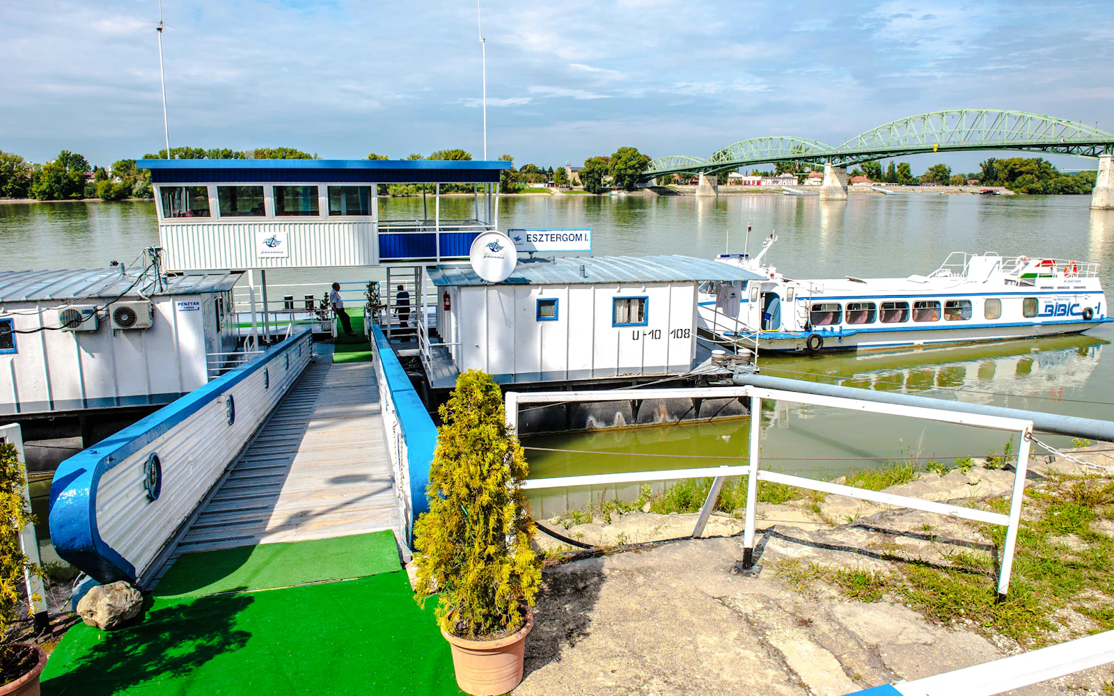 Esztergom: Danube Bend 1-Hour Sightseeing Cruise Image 5