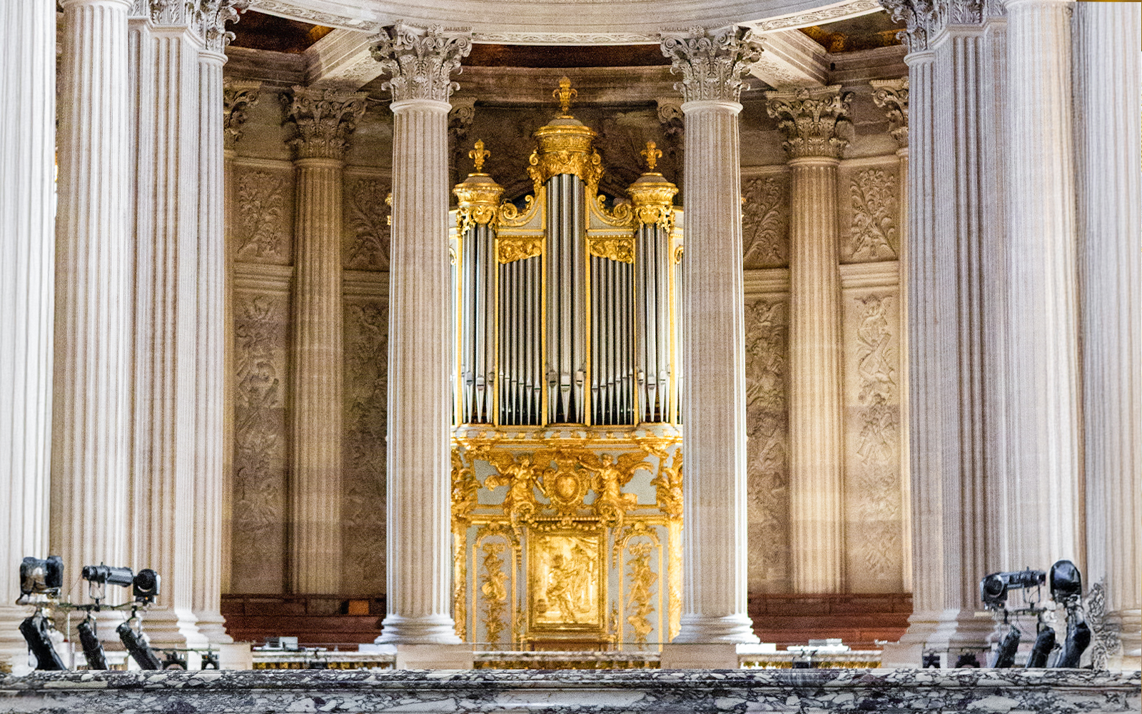 Organ designed by François-Henri Clicquot in Royal Chapel of Versailles, France.
