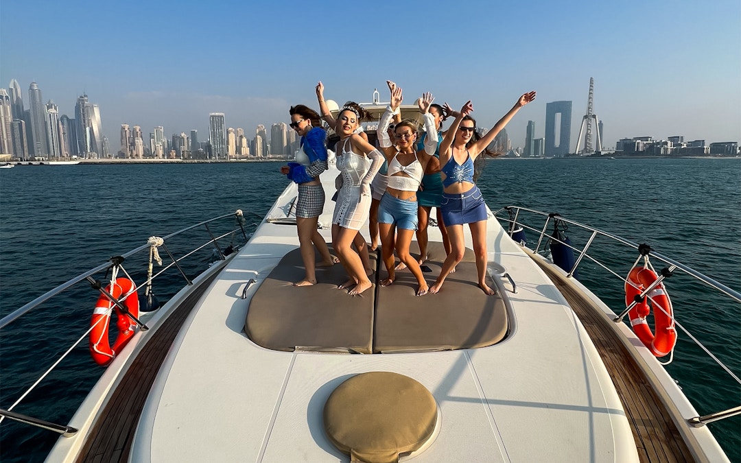 giro in yacht a dubai