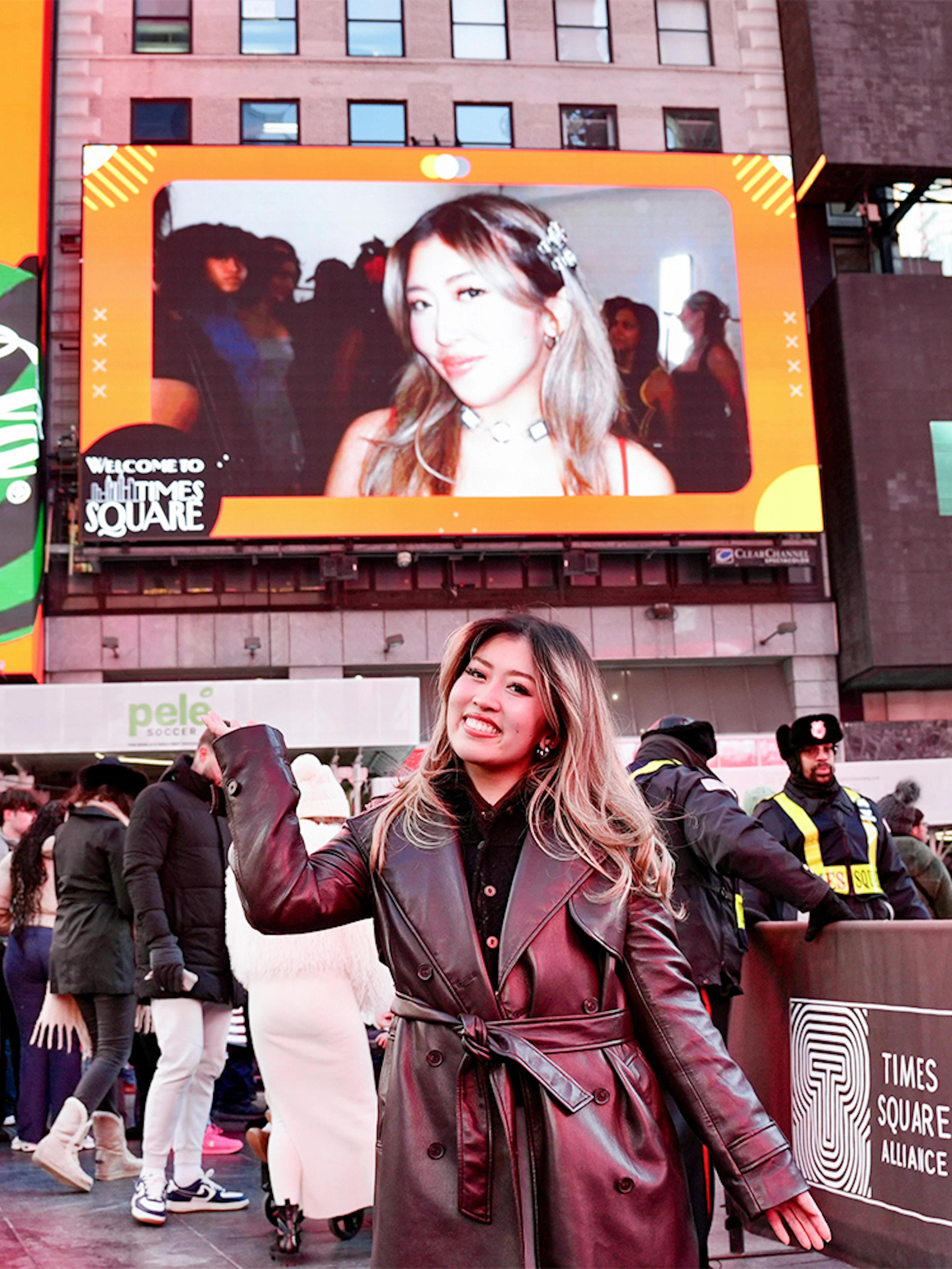 essere in evidenza su un cartellone di times square per 24 ore a new york-1