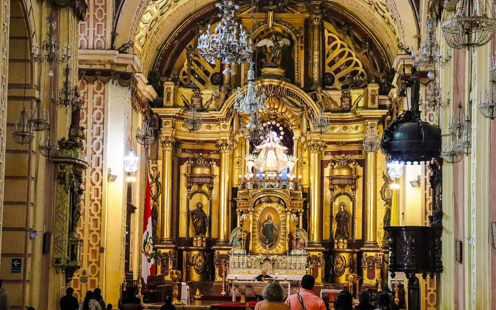 Lima City Tour of Historic Center with Catacombs, Magic Water Circuit and Local Dinner Image 2
