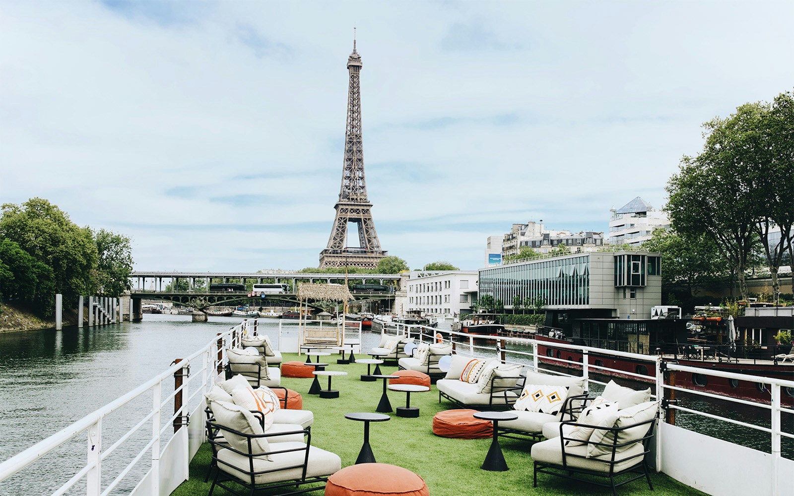 Brunch Cruise in Paris near the Eiffel Tower