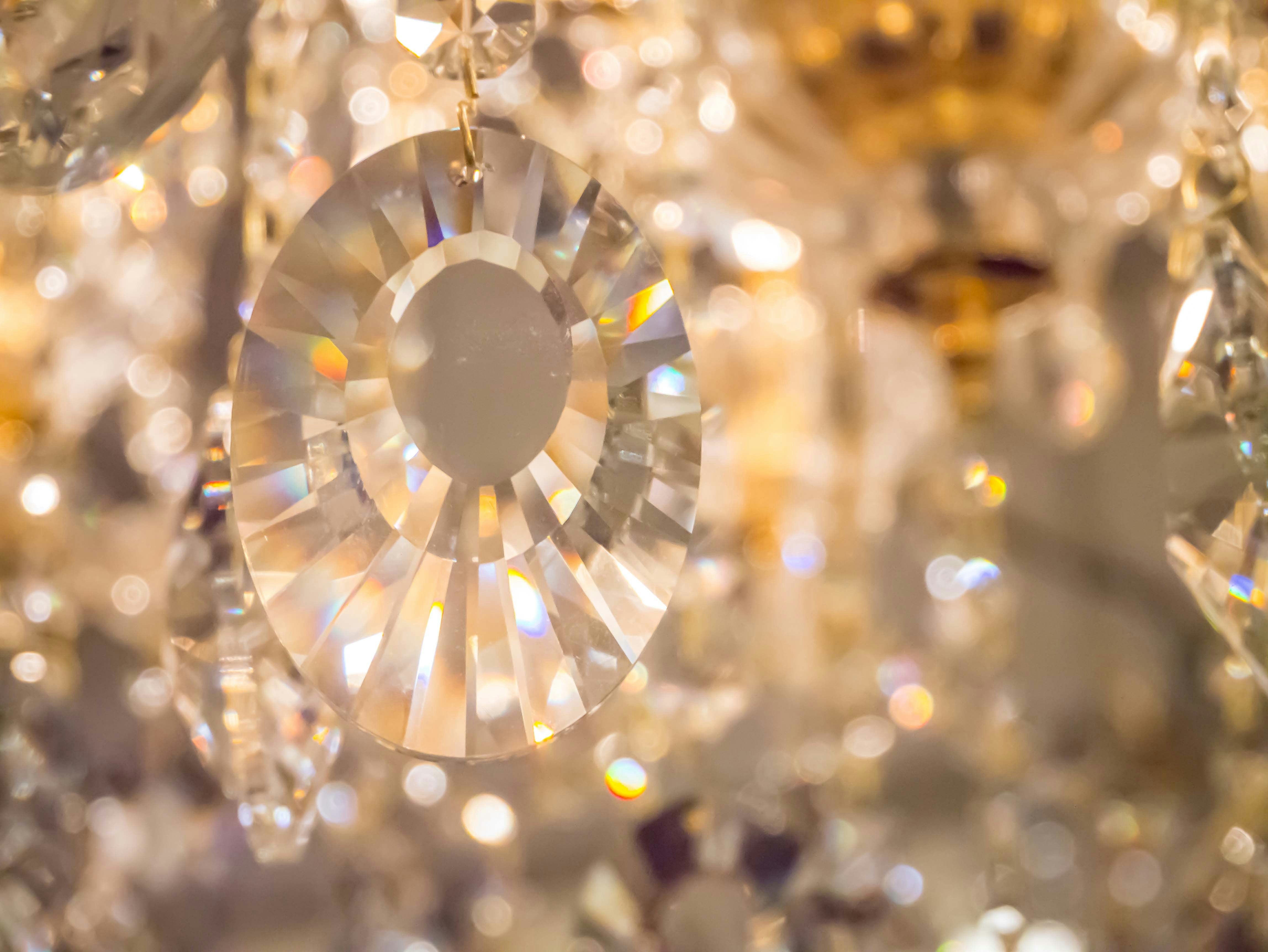 Joie chandelier