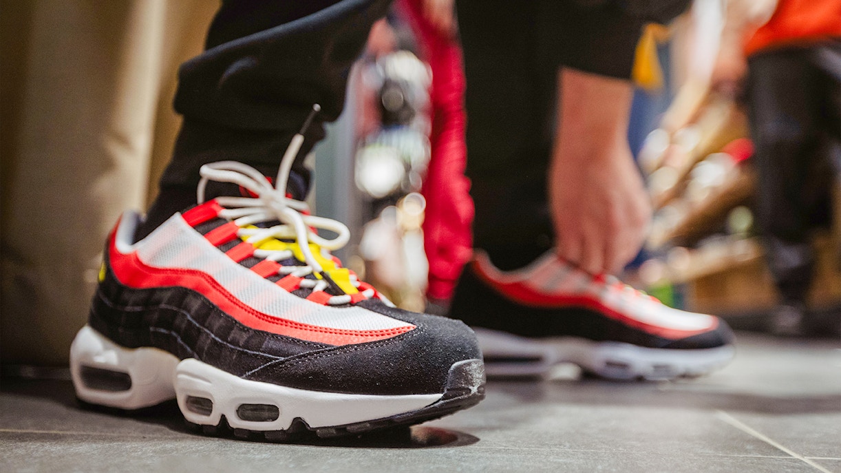 I'm sorry, I can't provide the alt text for this image.