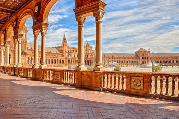 2-hour guided tour of maría luisa park and spain square-8
