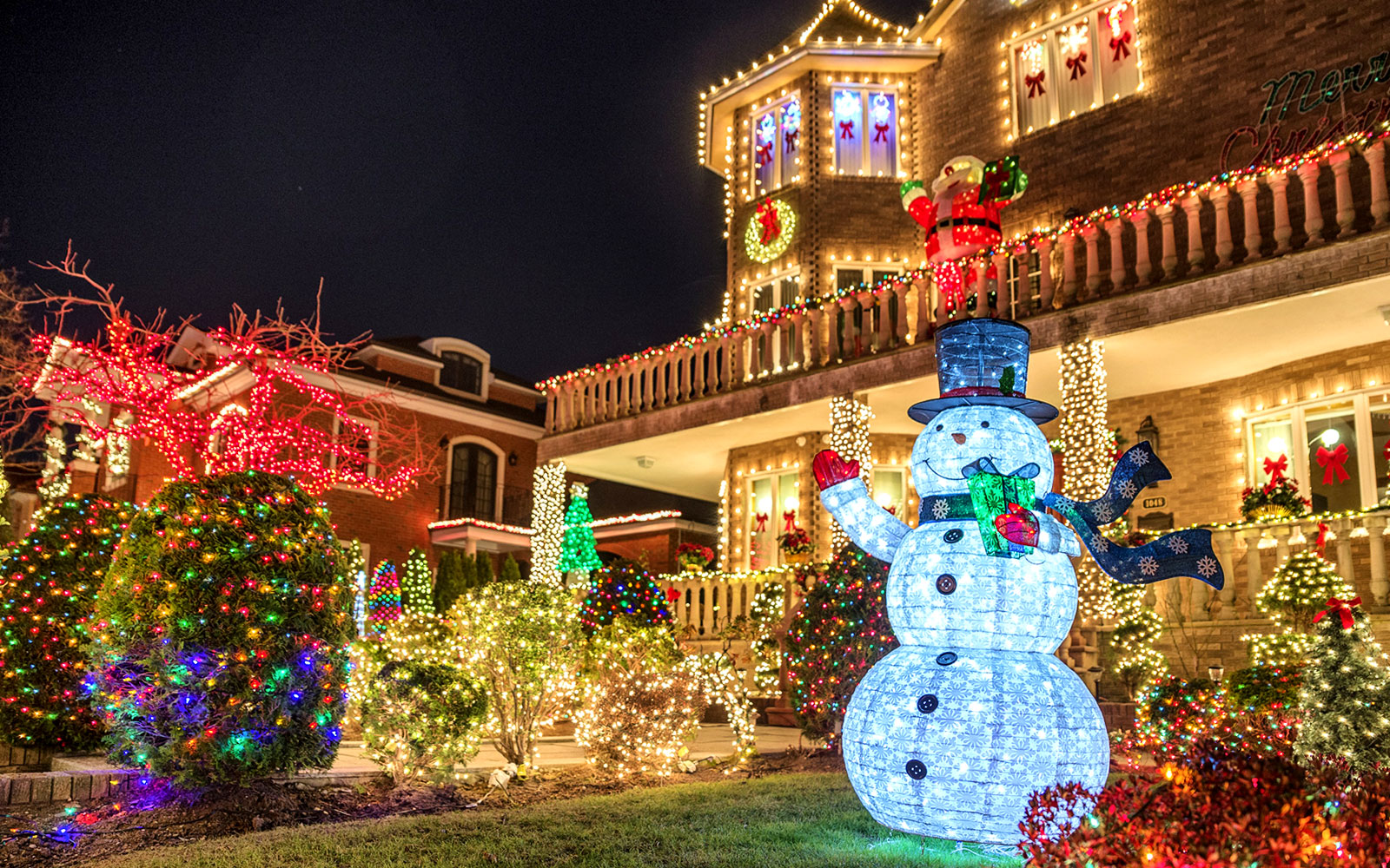 Dyker Heights Christmas Lights Bus Tour