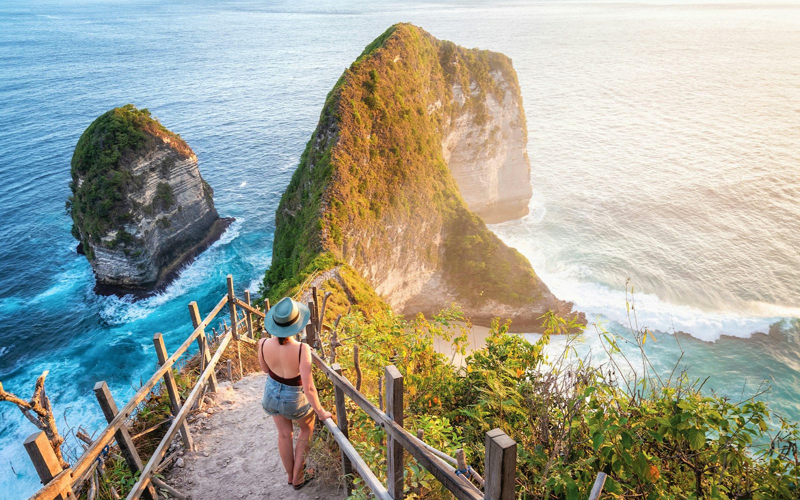 Tourists exploring the scenic beauty of East/West/South Nusa Penida Island on an Instagrammable Private Tour with Hotel Transfers