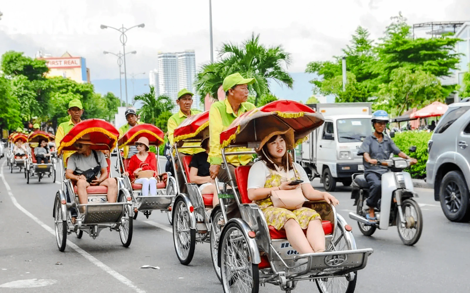 Da Nang Private Cycle Rickshaw Tour with Michelin-Selected Food Image 2