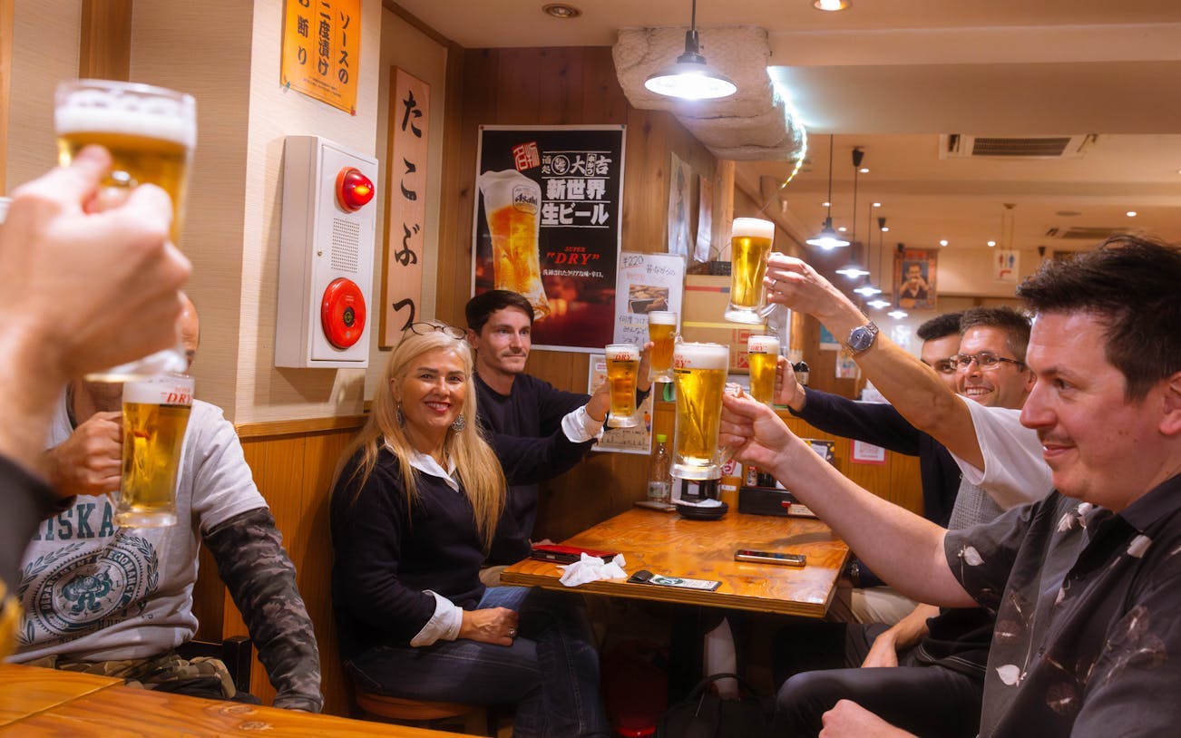 visite culinaire privée en soirée à osaka, avec dîners et boissons sélectionnés avec soin-2