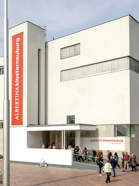 ALBERTINA KLOSTERNEUBURG entrance with visitors outside.