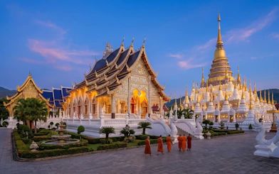 From Chiang Mai: Bua Thong Sticky Waterfalls and Mae Ngat Dam Boat Tour