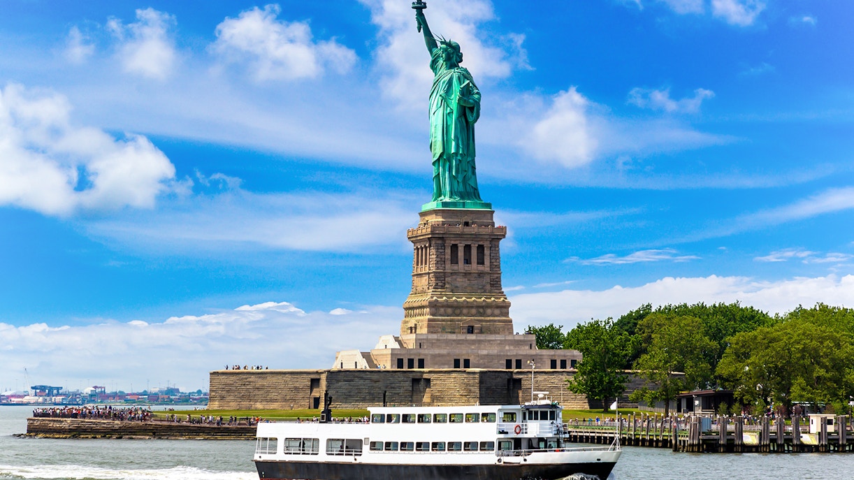 statue of liberty ferry