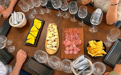Málaga Andalusian Wine Tasting with 5 Wines and Local Bites