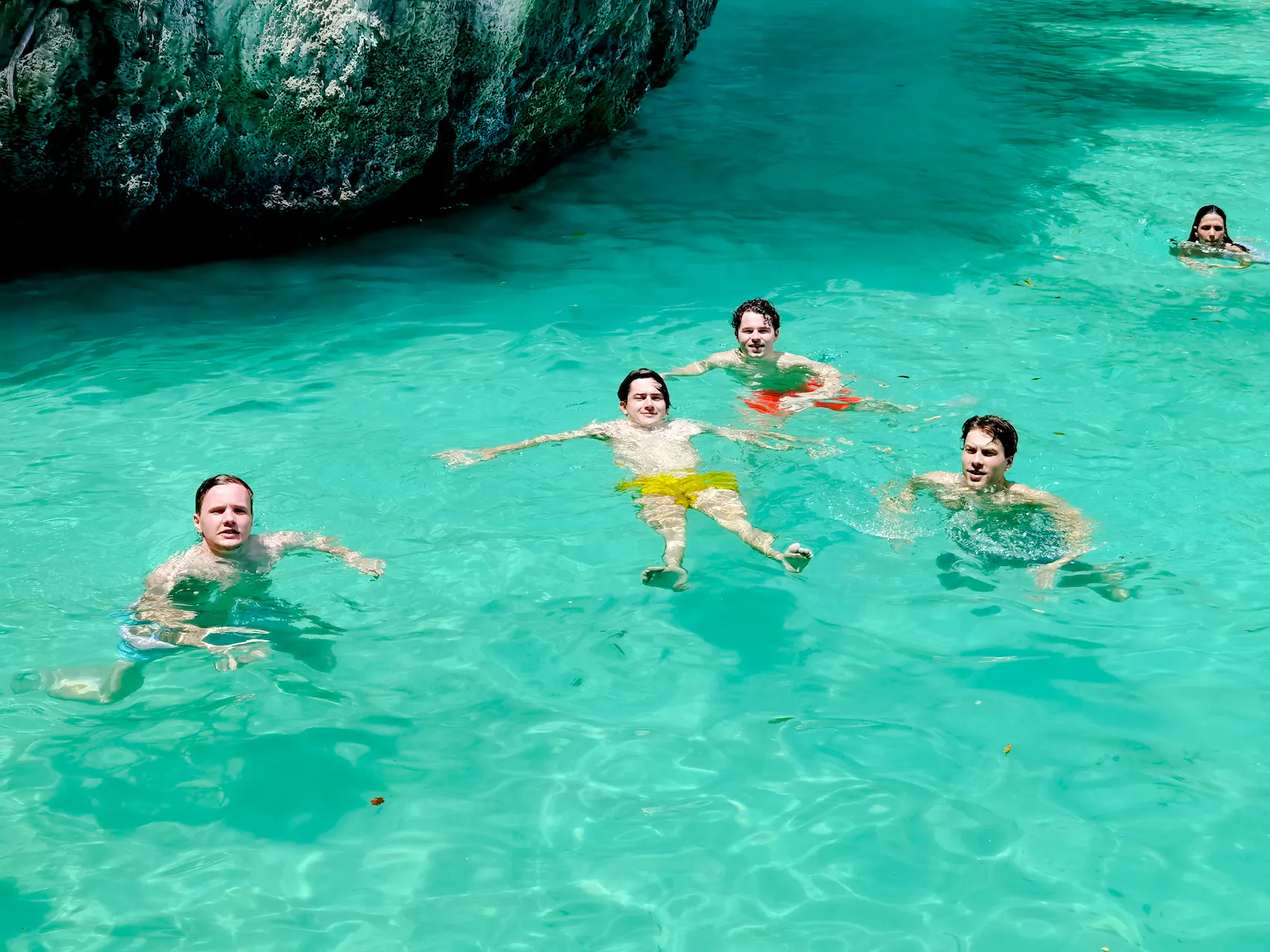 From Phuket: Phi Phi Islands Day Trip with Private Longtail Boat Tour