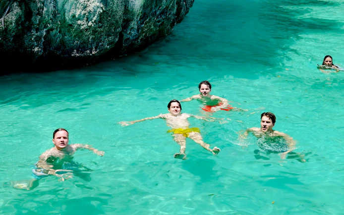 From Phuket: Phi Phi Islands Day Trip with Private Longtail Boat Tour